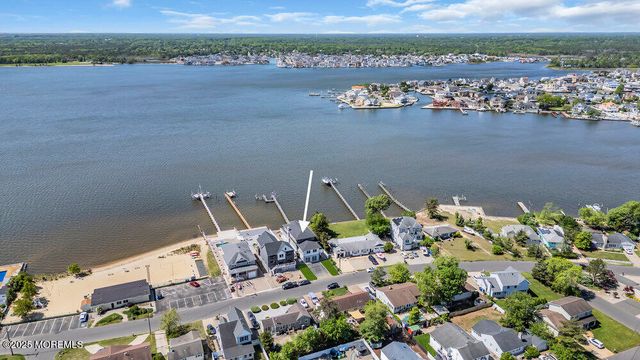 193 Bay Stream Drive, Toms River, NJ 08753