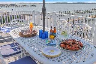 193 Bay Stream Drive, Toms River, NJ 08753