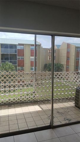 3610 NW 21st St 313, Lauderdale Lakes, FL 33311