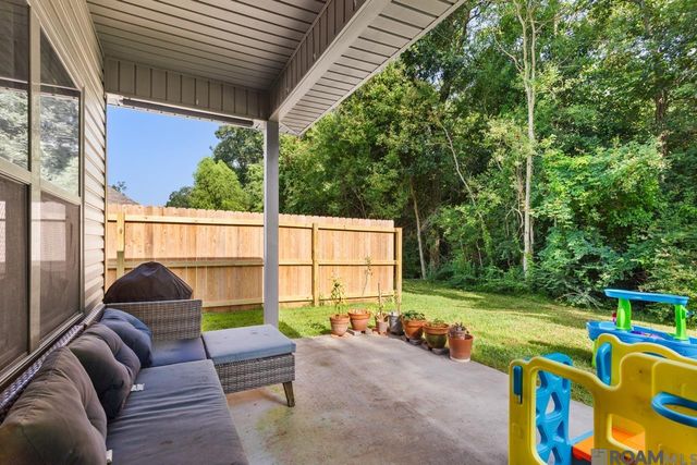 728 Pine Hollow Dr, Gonzales, LA 70737