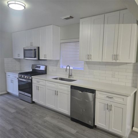 12911 Careywood Drive, Sugar Land, TX 77478