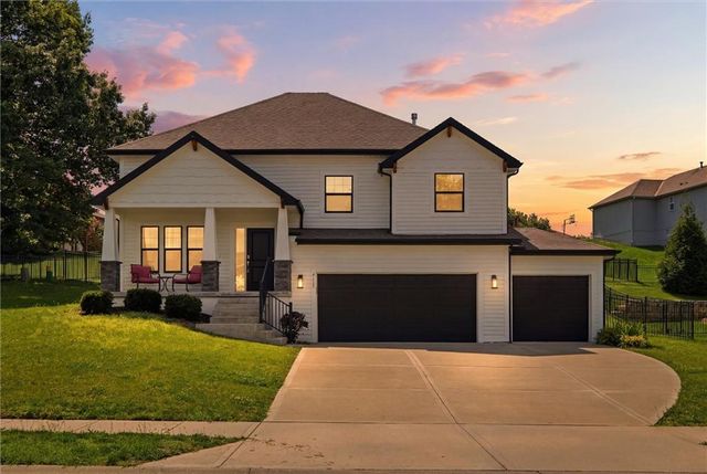 8278 Primrose Street, De Soto, KS 66018