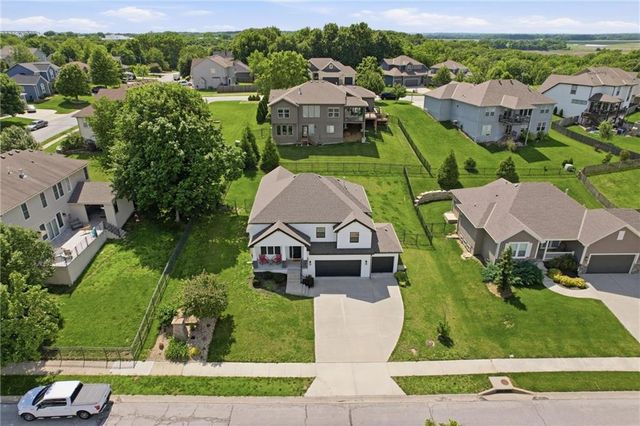 8278 Primrose Street, De Soto, KS 66018