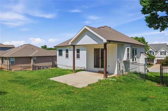 8278 Primrose Street, De Soto, KS 66018