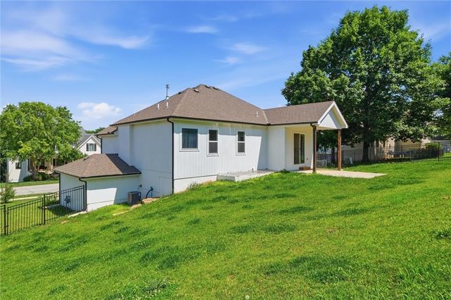 8278 Primrose Street, De Soto, KS 66018