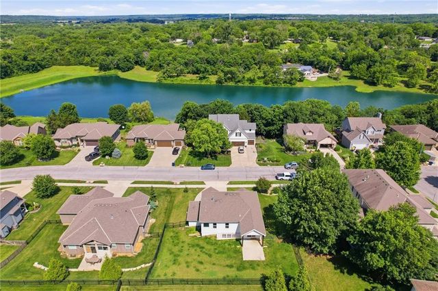 8278 Primrose Street, De Soto, KS 66018