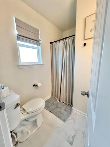 753 Bluewater Highway, Surfside Beach, TX 77541