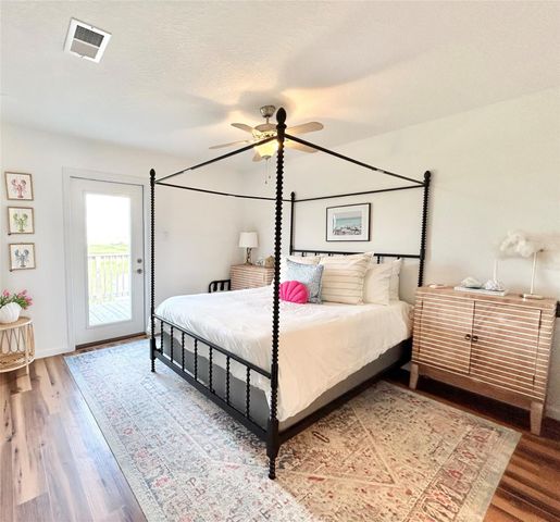 753 Bluewater Highway, Surfside Beach, TX 77541