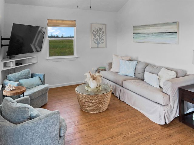 753 Bluewater Highway, Surfside Beach, TX 77541