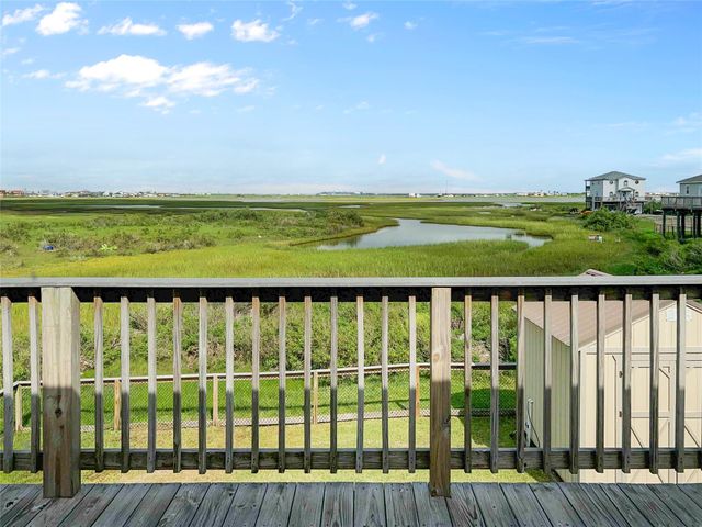 753 Bluewater Highway, Surfside Beach, TX 77541