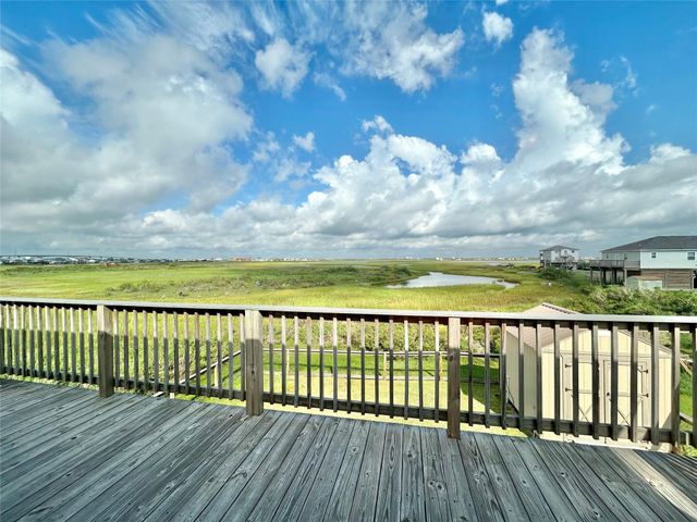 753 Bluewater Highway, Surfside Beach, TX 77541