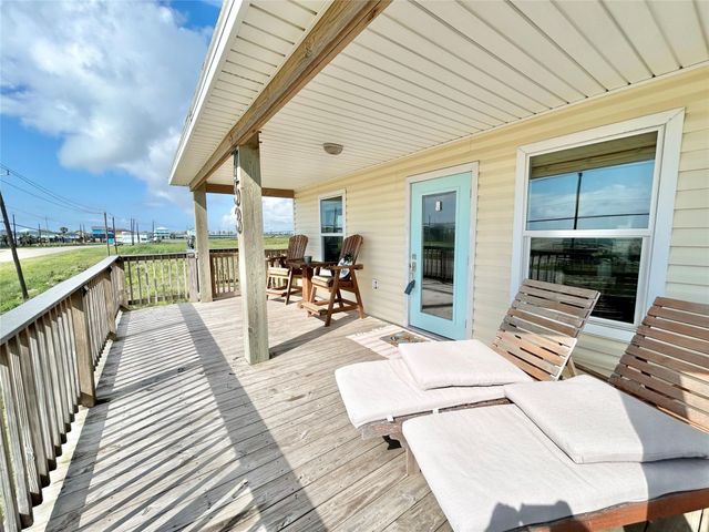 753 Bluewater Highway, Surfside Beach, TX 77541