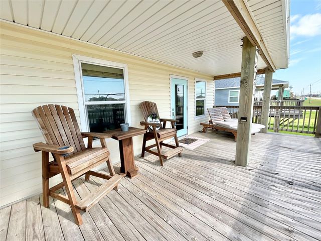 753 Bluewater Highway, Surfside Beach, TX 77541