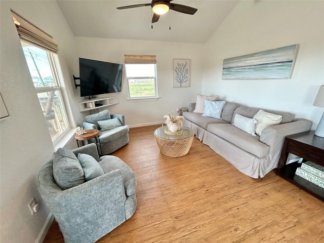 753 Bluewater Highway, Surfside Beach, TX 77541