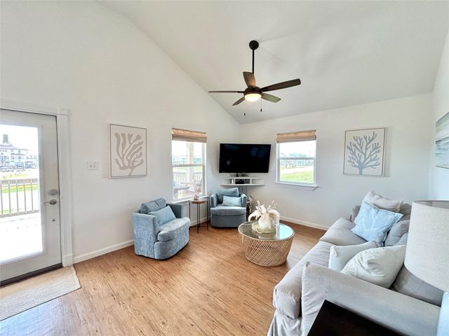 753 Bluewater Highway, Surfside Beach, TX 77541