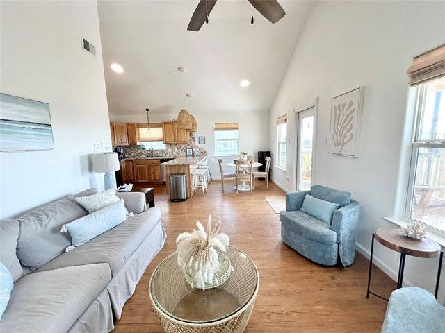 753 Bluewater Highway, Surfside Beach, TX 77541