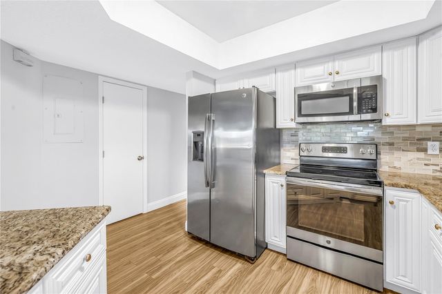 1605 ROYAL PALM DRIVE S A, Gulfport, FL 33707