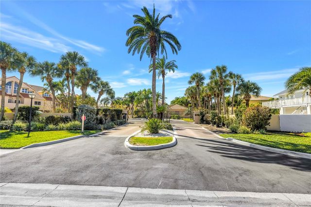 1605 ROYAL PALM DRIVE S A, Gulfport, FL 33707