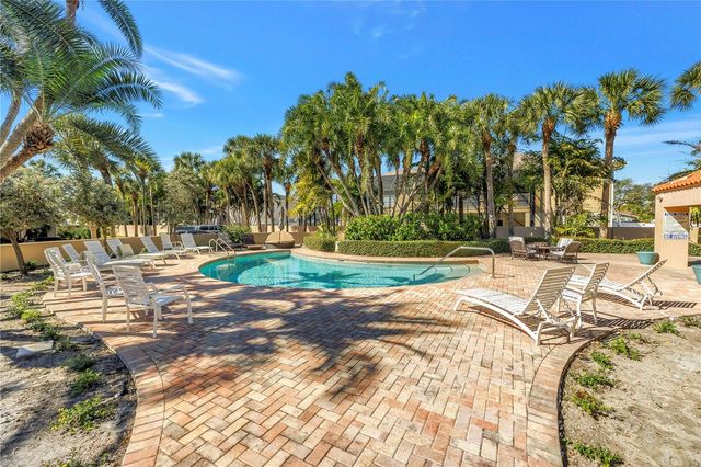 1605 ROYAL PALM DRIVE S A, Gulfport, FL 33707