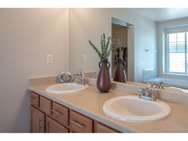24643 E Whitaker Dr, Aurora, CO 80016