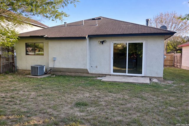 9727 Green Plain Dr, San Antonio, TX 78245