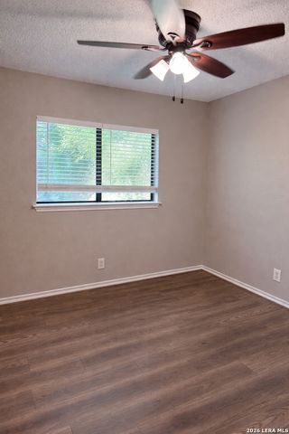 9727 Green Plain Dr, San Antonio, TX 78245