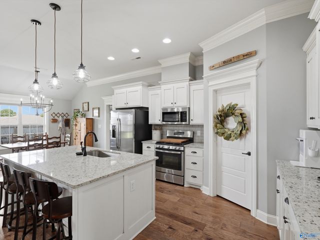 25927 Stef Lane, Athens, AL 35613