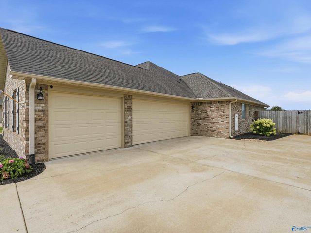25927 Stef Lane, Athens, AL 35613