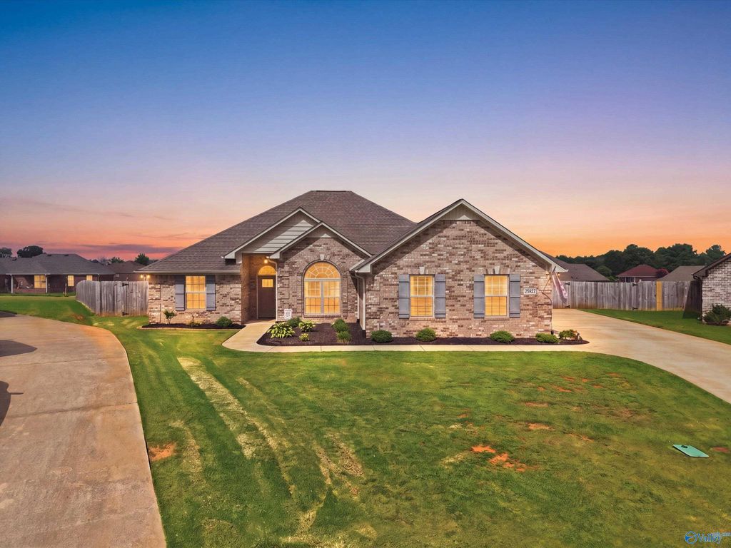 25927 Stef Lane, Athens, AL 35613