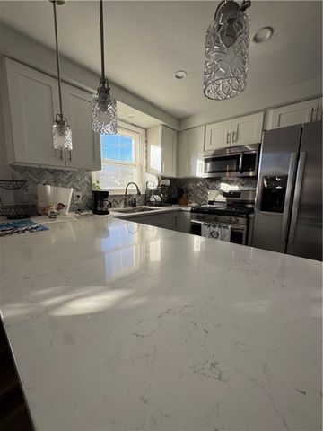 321 Budlong Road, Cranston, RI 02920