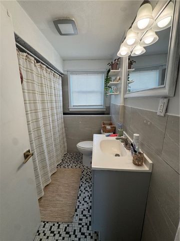 321 Budlong Road, Cranston, RI 02920