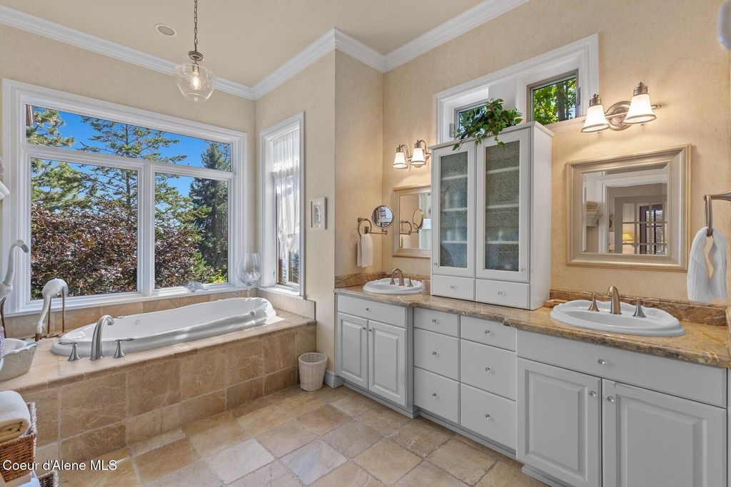 4520 S Threemile Point Rd, Coeur d'Alene, ID 83814 photo 16