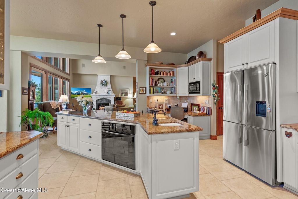 4520 S Threemile Point Rd, Coeur d'Alene, ID 83814 photo 8