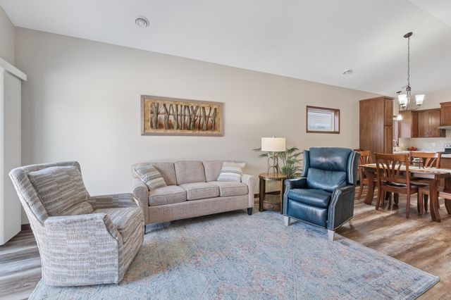 140 9th Avenue NE, Isanti, MN 55040