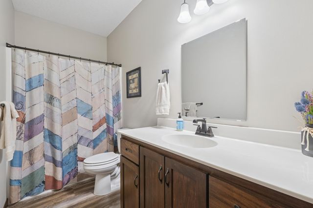 140 9th Avenue NE, Isanti, MN 55040