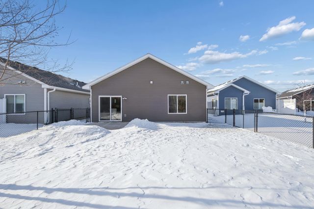 140 9th Avenue NE, Isanti, MN 55040