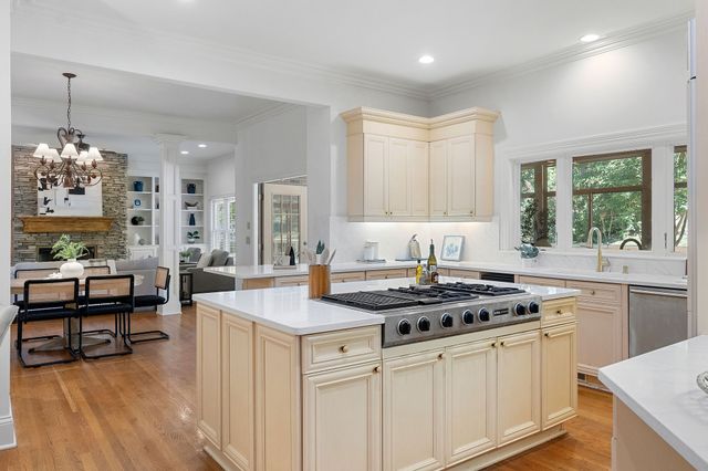 552 Grand Oaks Dr, Brentwood, TN 37027