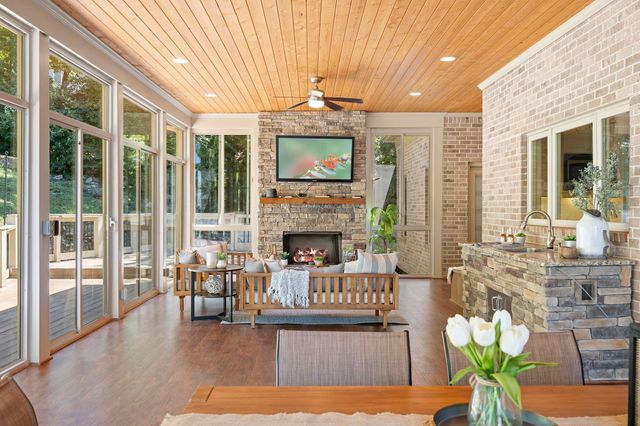 552 Grand Oaks Dr, Brentwood, TN 37027