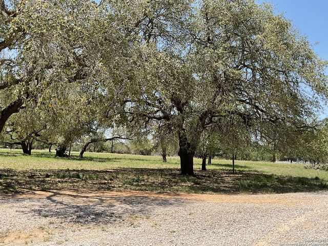263 County Road 7812, Natalia, TX 78059