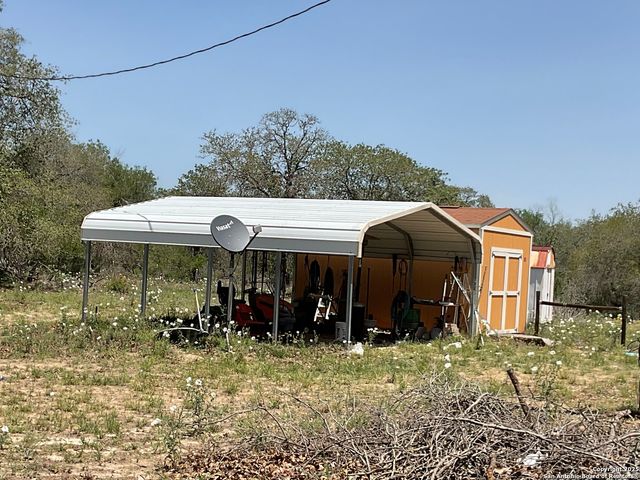 263 County Road 7812, Natalia, TX 78059