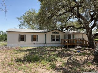 263 County Road 7812, Natalia, TX 78059