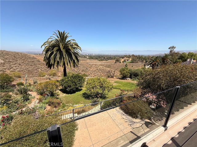 2235 El Capitan, Riverside, CA 92506