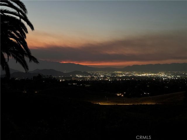 2235 El Capitan, Riverside, CA 92506