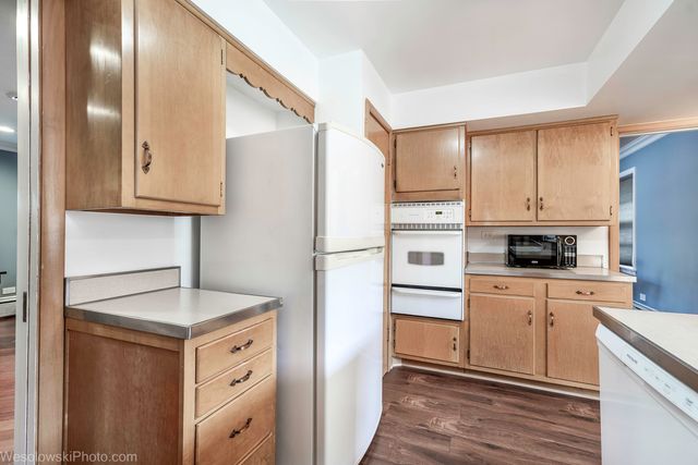 6400 N KNOX Avenue, Lincolnwood, IL 60712