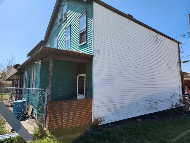 724 Hemlock Aly, Glassport, PA 15045