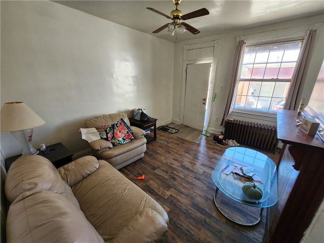 724 Hemlock Aly, Glassport, PA 15045