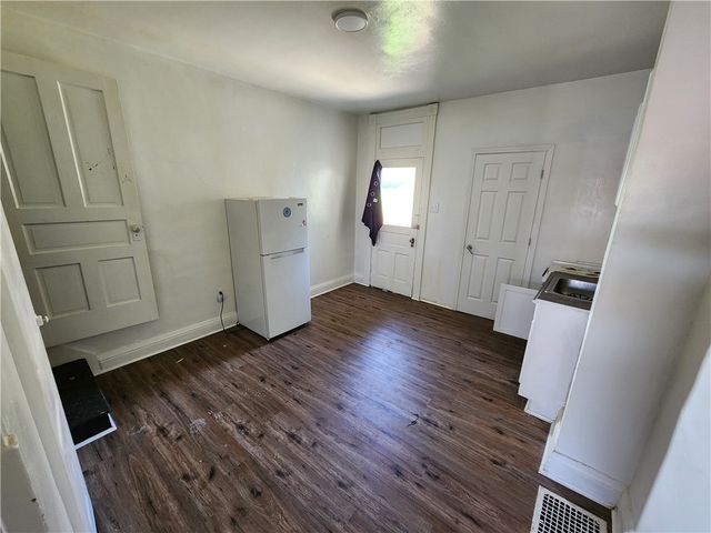724 Hemlock Aly, Glassport, PA 15045