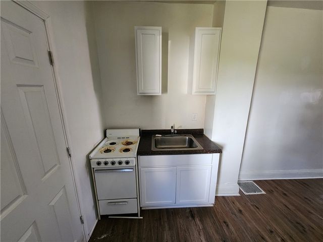 724 Hemlock Aly, Glassport, PA 15045