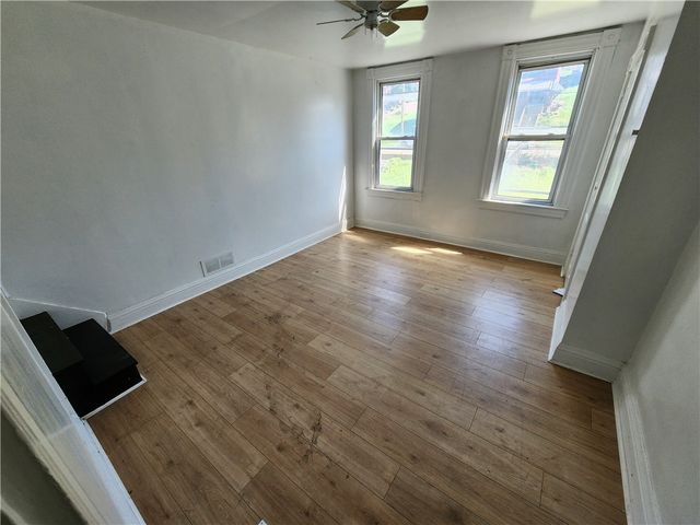 724 Hemlock Aly, Glassport, PA 15045