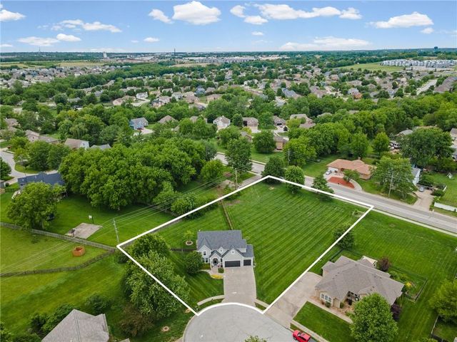1408 Cedar Ridge Circle, Raymore, MO 64083